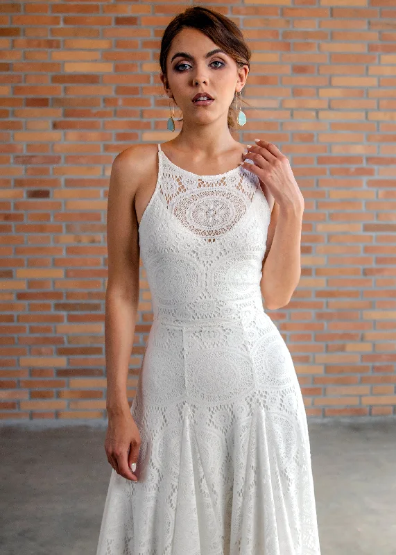 Barcelona Sample (size S) Lace Train Dress