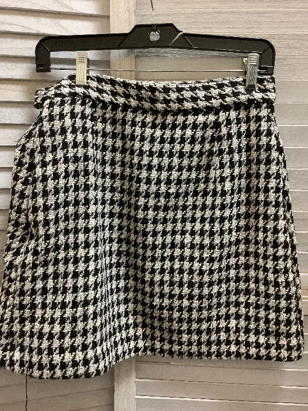 Skirt Mini & Short By H&m  Size: M Button-down Mini Skirt